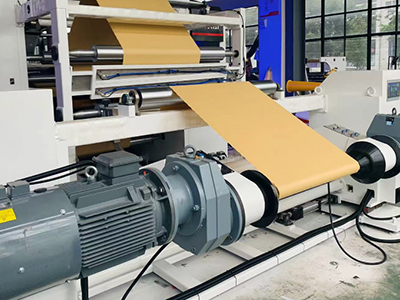 Unidad de carga sin eje de desbobinado con control de motor + inversor (dispositivo opcional)