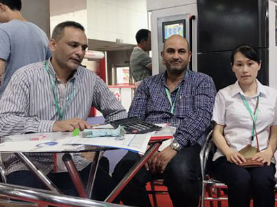 EUn cliente de Egipto compró una máquina de corte, una laminadora y otras máquinas relacionadas en 2019 y 2020.