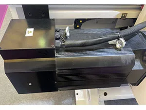 Accionamiento por servomotor del desenrollador
